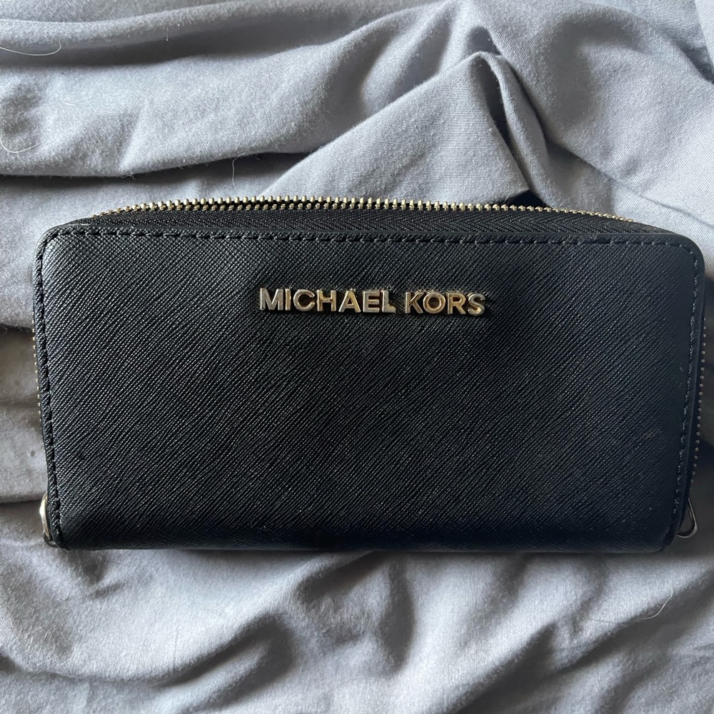 Michael kors wallet